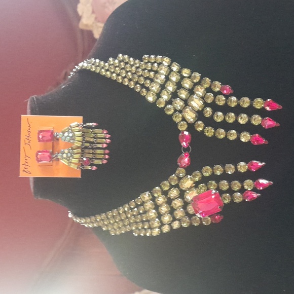 Betsey Johnson Tik Tok Viral Rich Witch Hands Necklace And Earring Set NWT - Picture 2 of 6